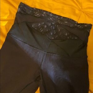 Black high waisted yoga pants